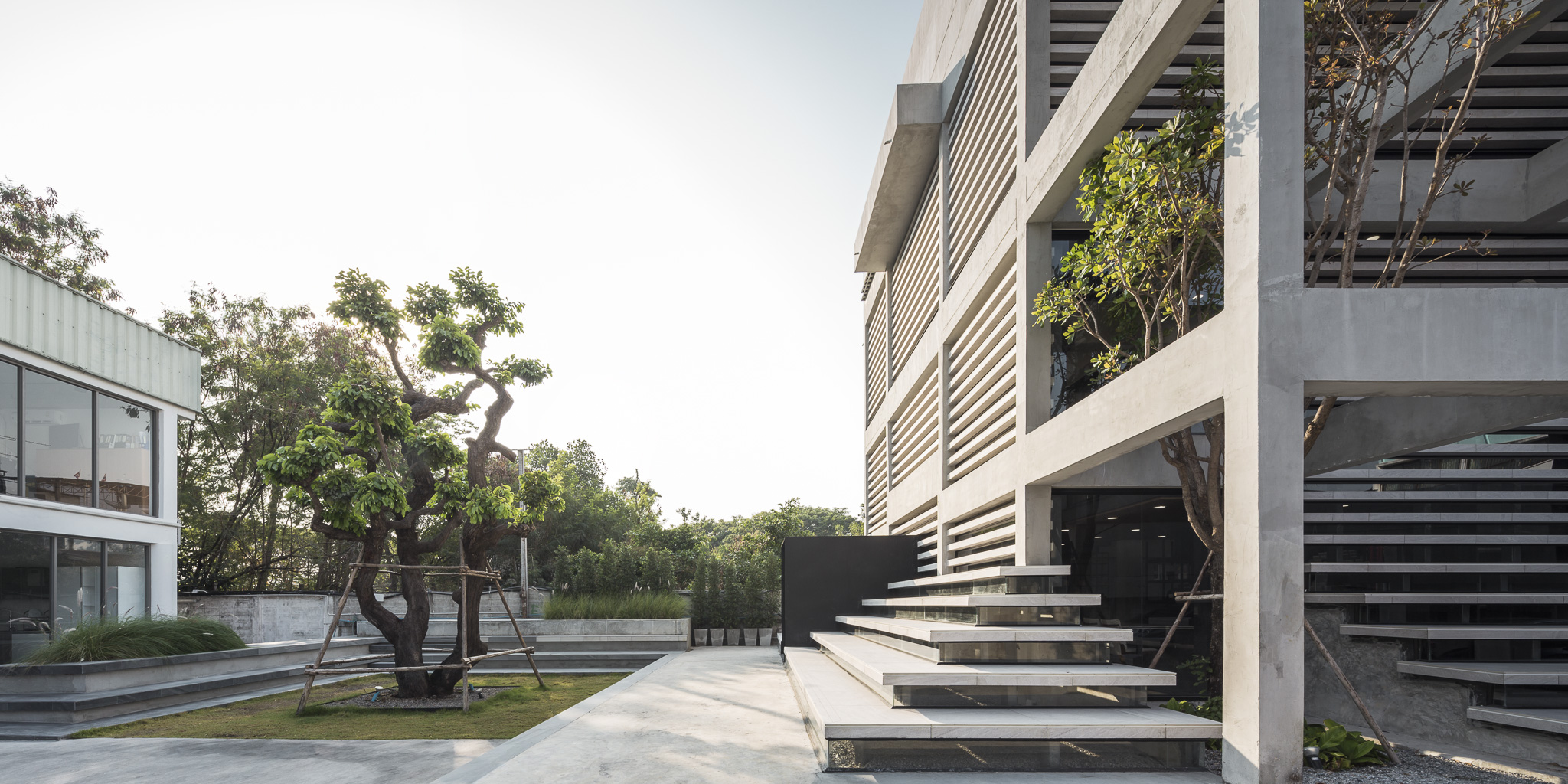 泰国废弃汽车服务中心变身高颜值设计社区-65