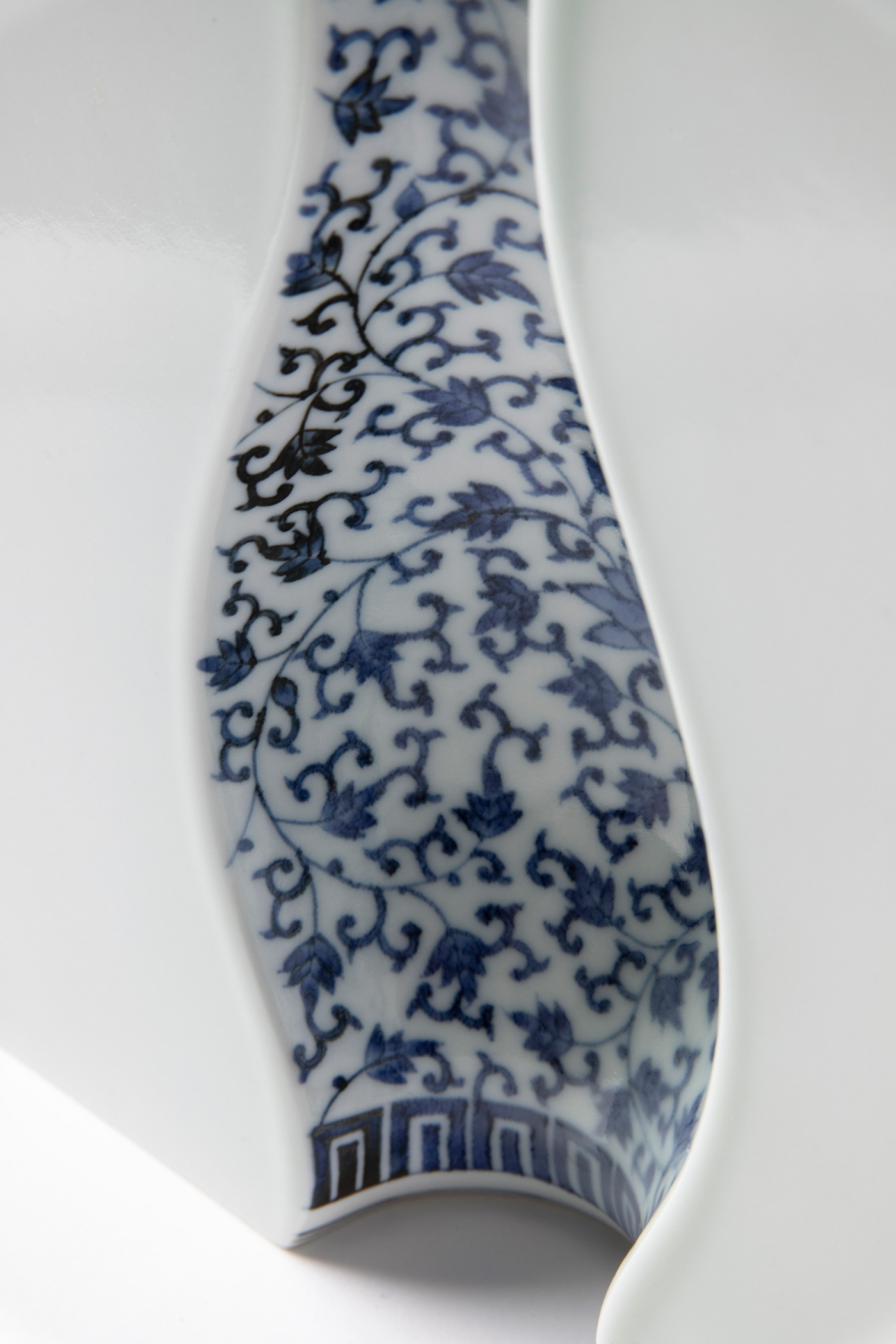 幻影花瓶 | 传统日本瓷绘技艺的现代演绎-8