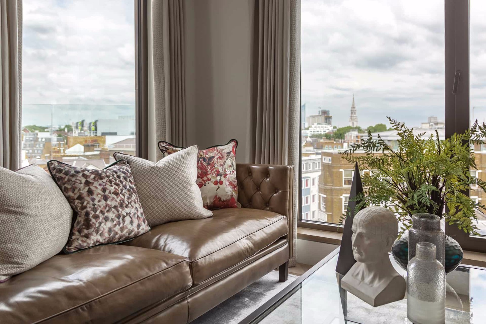 亚历克斯·詹姆斯-1