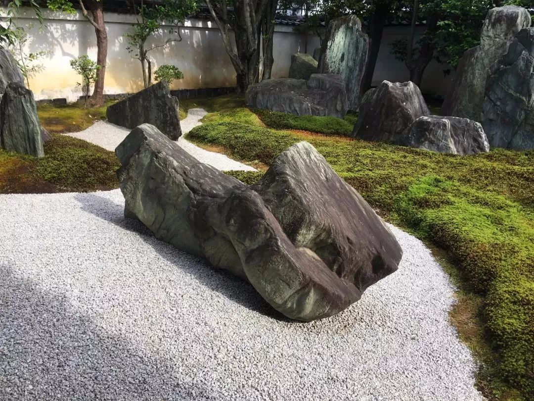 重森三铃的现代枯山水美学-100