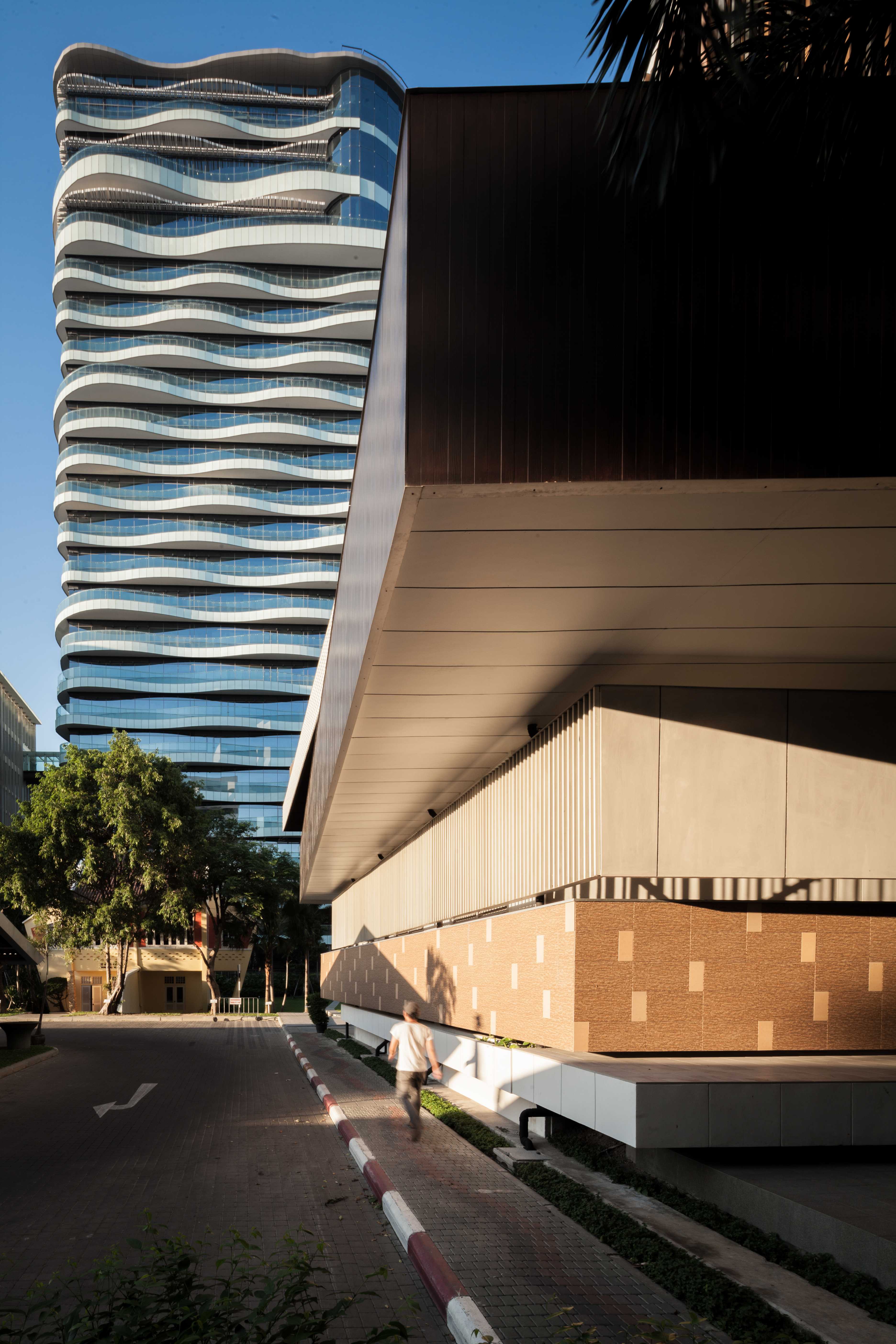 SCG 动力屋中心——现代工业风展示空间-24