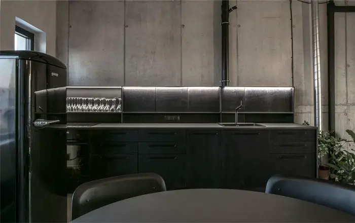 垂直 loft 工业风设计 | 混凝土、木头和金属的完美融合-8