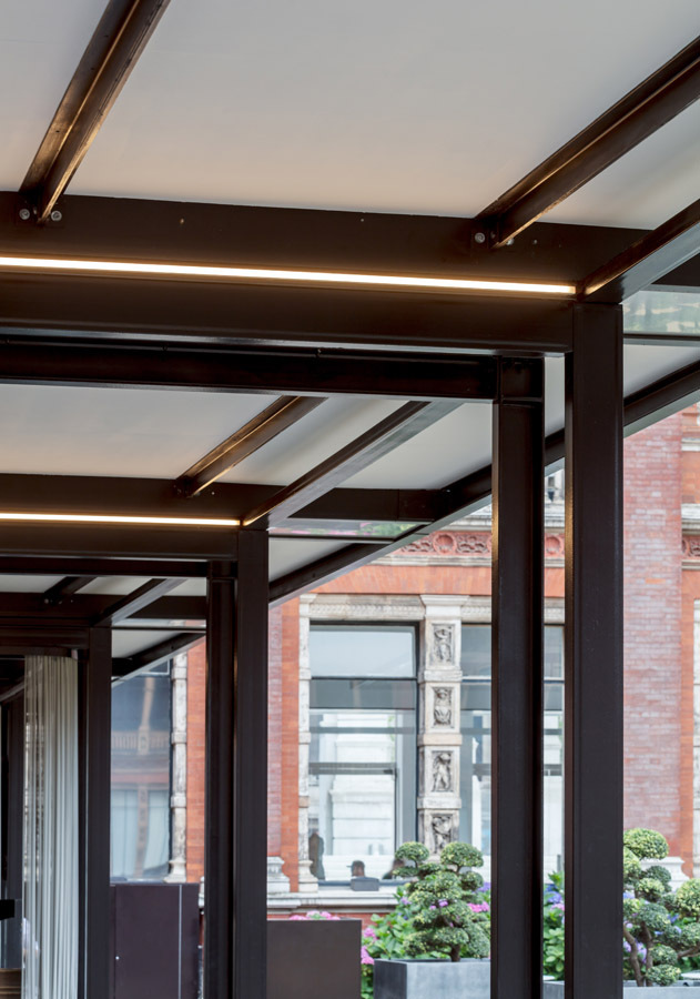 英国 V&A 博物馆花园咖啡厅,绿色调与传统风格完美融合-15