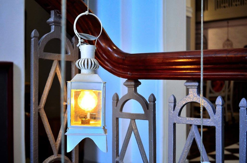 色彩碰撞的印度传统艺术酒店设计-27