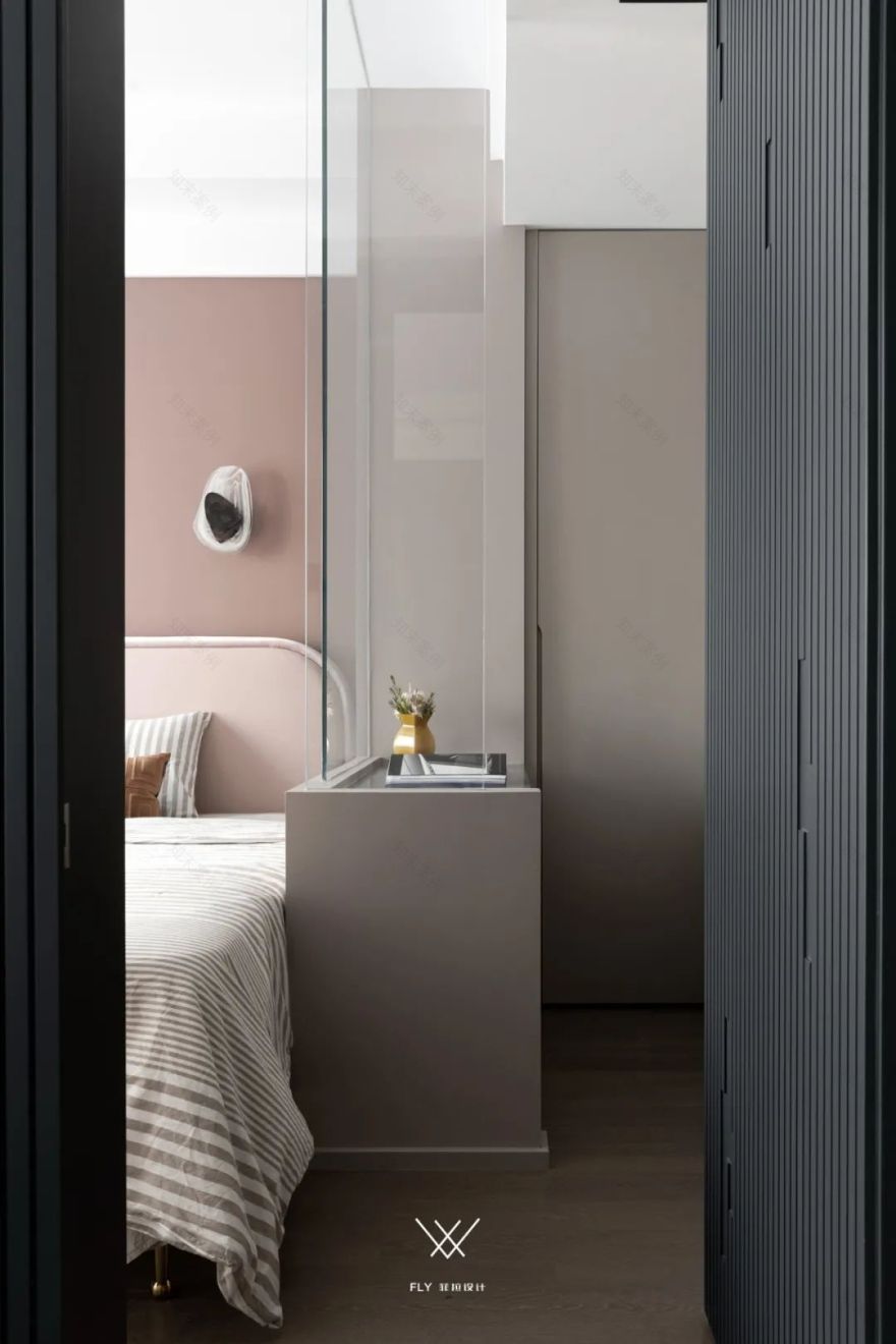 汇港城 120㎡精装房暗色调改造,咖色、蓝色、暖灰色展现沉稳旋律-56