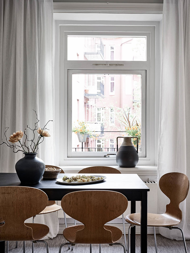 瑞典 70 平米蓝白公寓，深蓝墙面与白色装潢的完美搭配-13