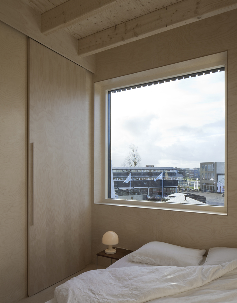 Micro House Slim Fit  ANA ROCHA architecture-53