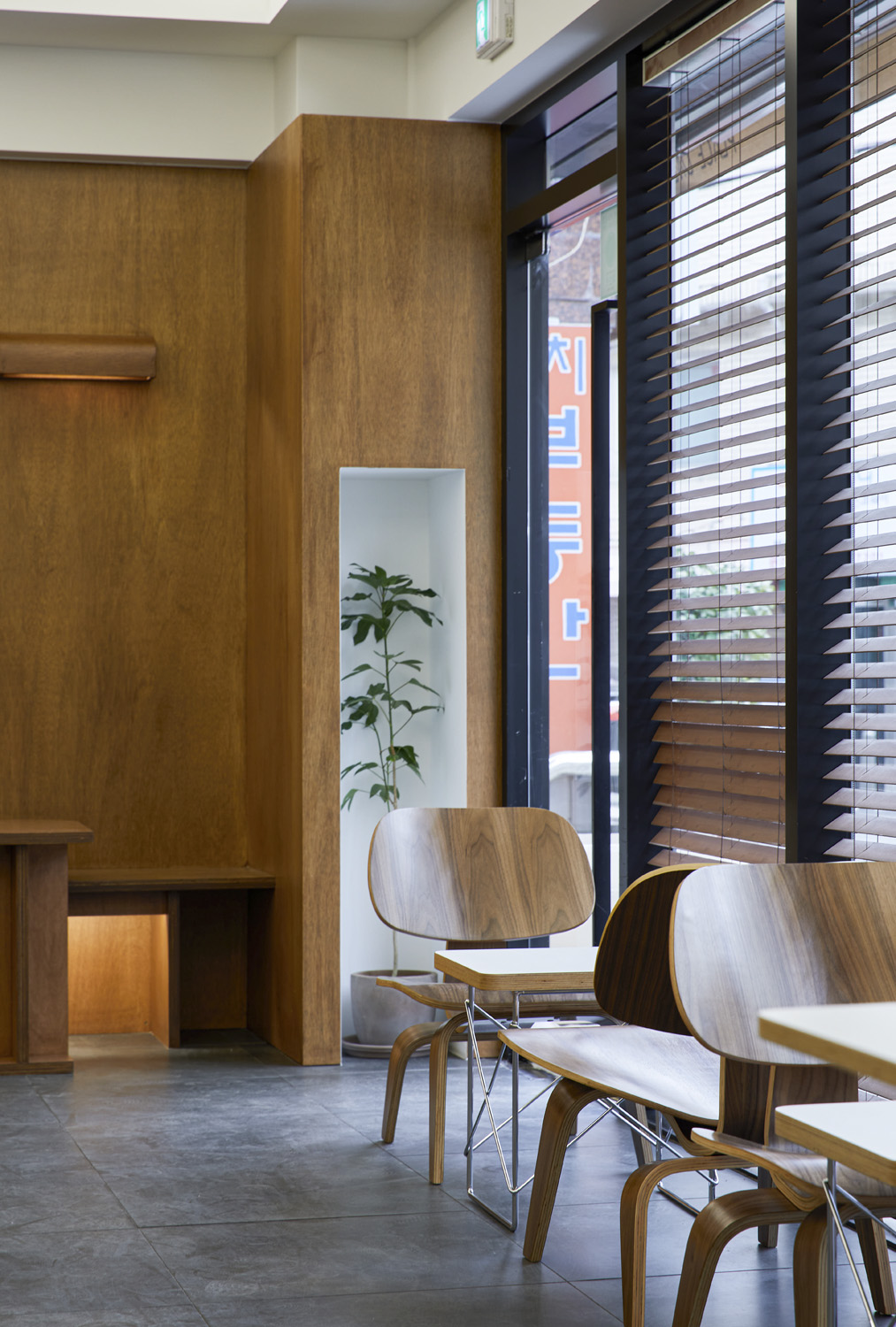 20 平米温馨咖啡馆设计，简约风格的魅力-17