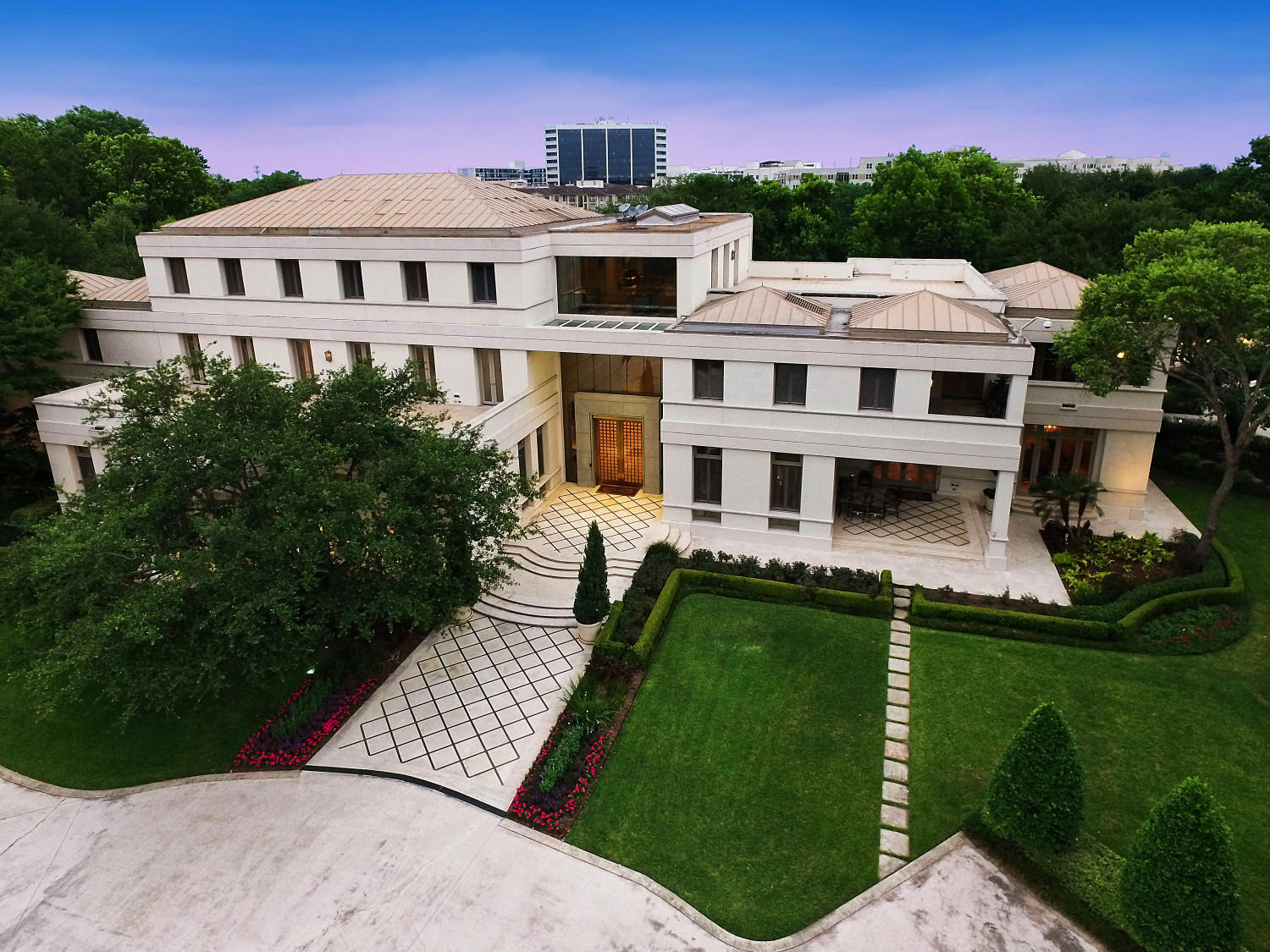 Luxurious Home Located in Houston, Texas, USA-8