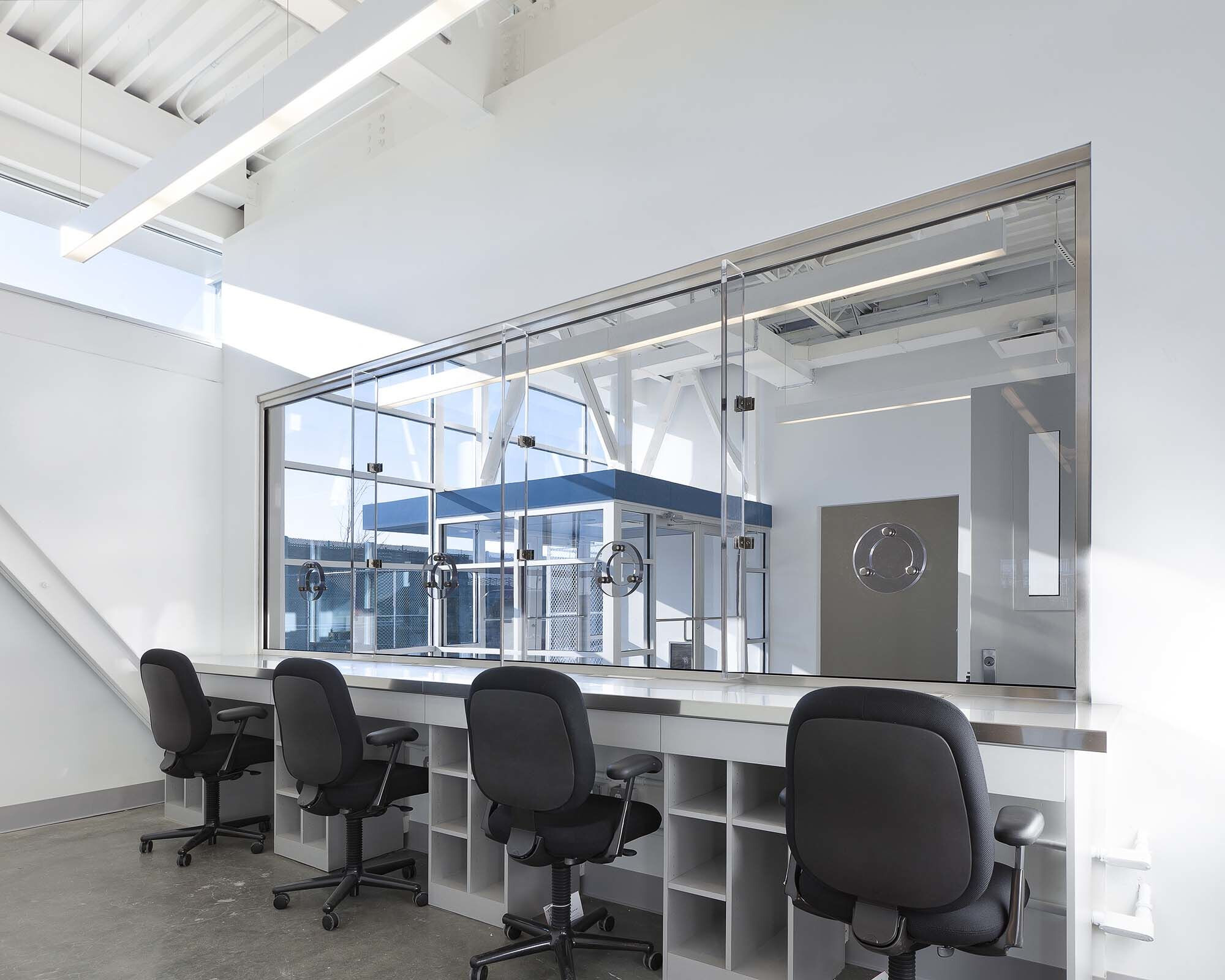 纽约警察局车辆存放设施-20