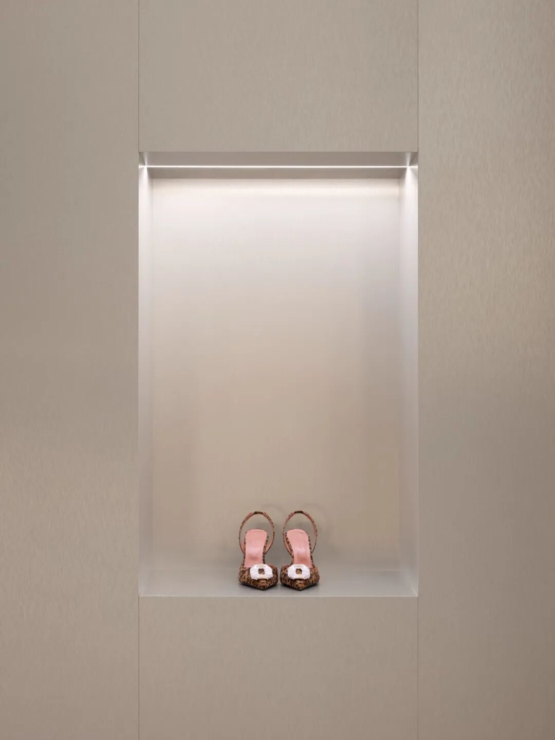 Amina Muaddi迪拜购物中心精品店丨阿联酋迪拜-16