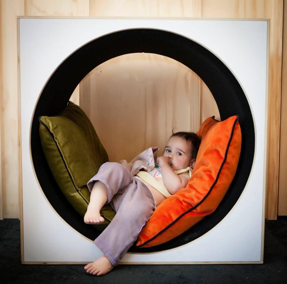 汉密尔顿新芽儿童中心 · 公园中的白色木箱幼儿园-16