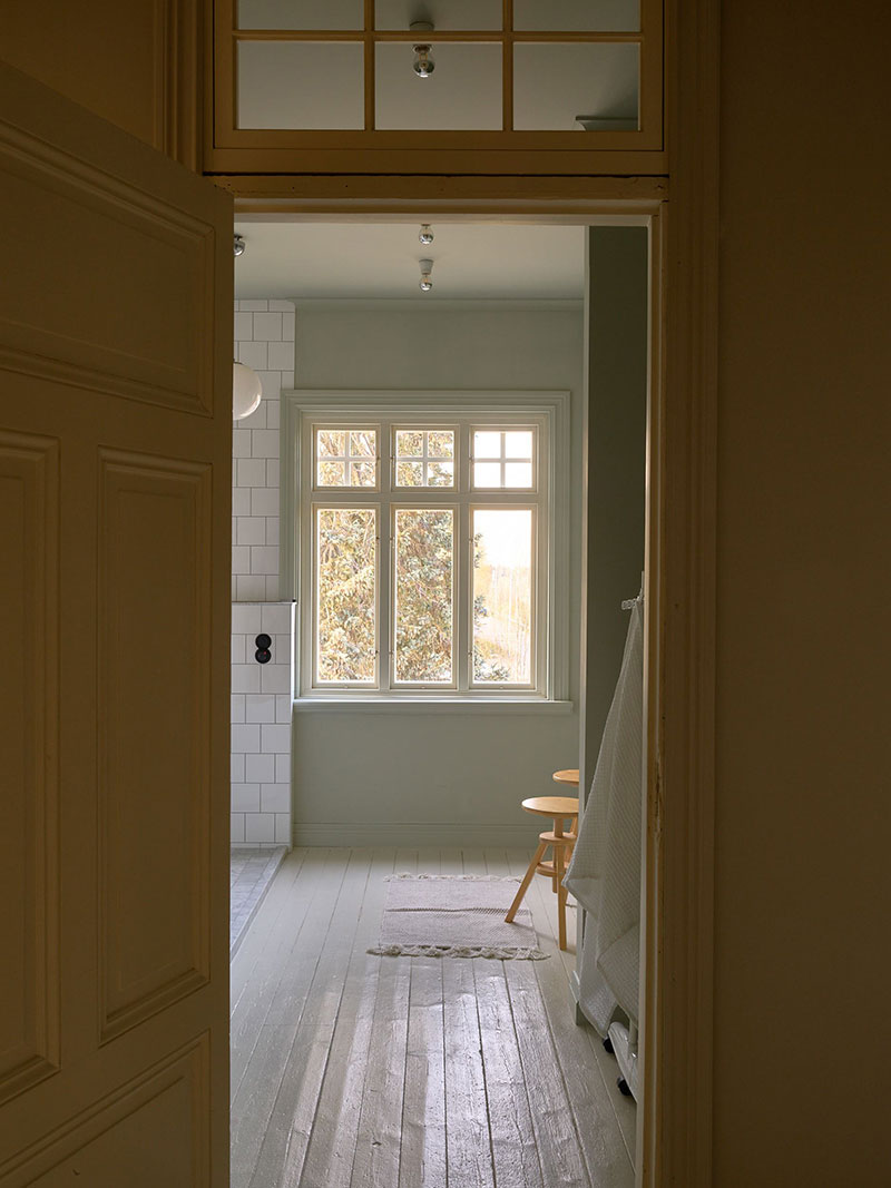 瑞典小镇的复古火车住宅设计-22