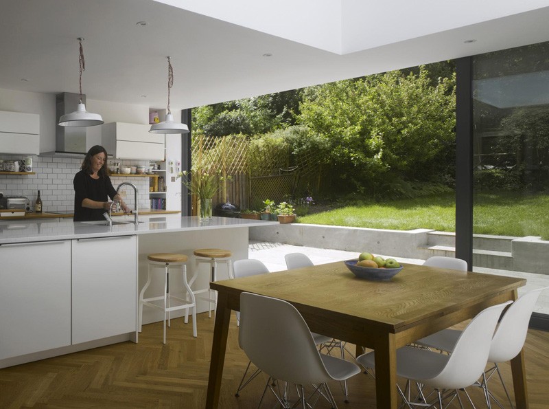 Redston Road Home in England Features a Contemporary Extension | Home Design Lover-21