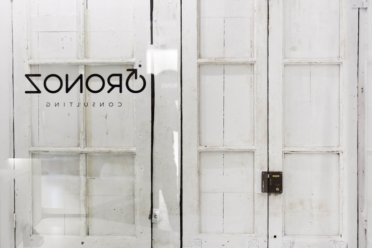 废弃空间的重生 · 历史中心的现代办公设计-12