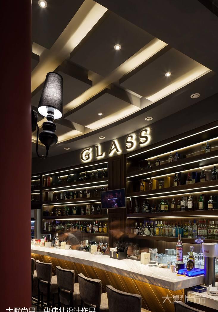 230㎡现代酒吧餐厅,绿色植物与柔和灯光打造露天卡座区-4