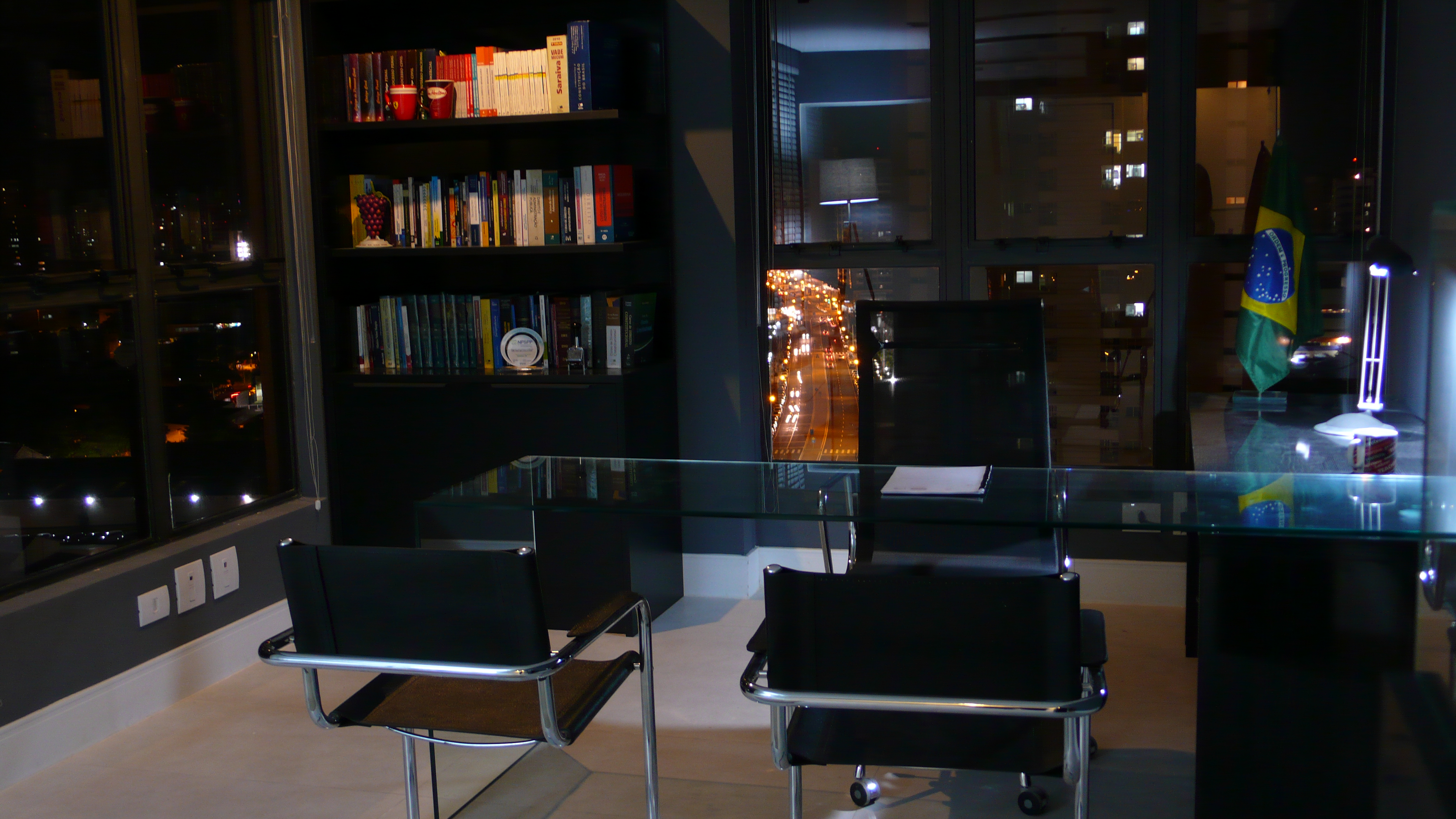 年轻律师的专业办公室设计-26