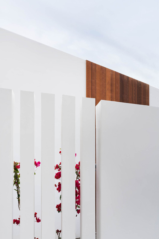 巴伦西亚丘陵景观中的白色棱镜住宅-46