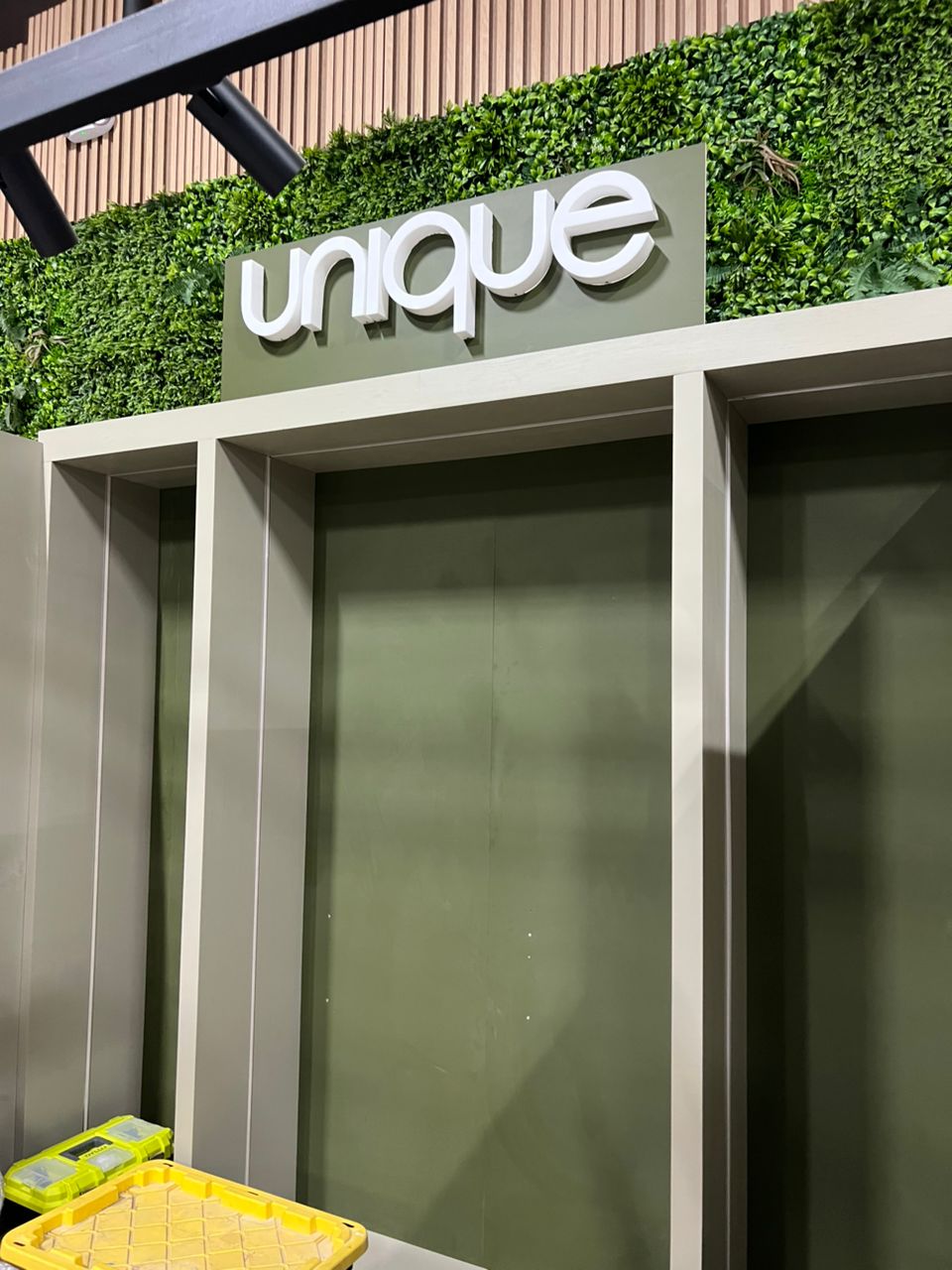 Diseño y fabricación de exhibición de productos UNIQUE-5