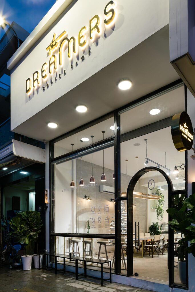 the dreamers coffee shop | 2019-3