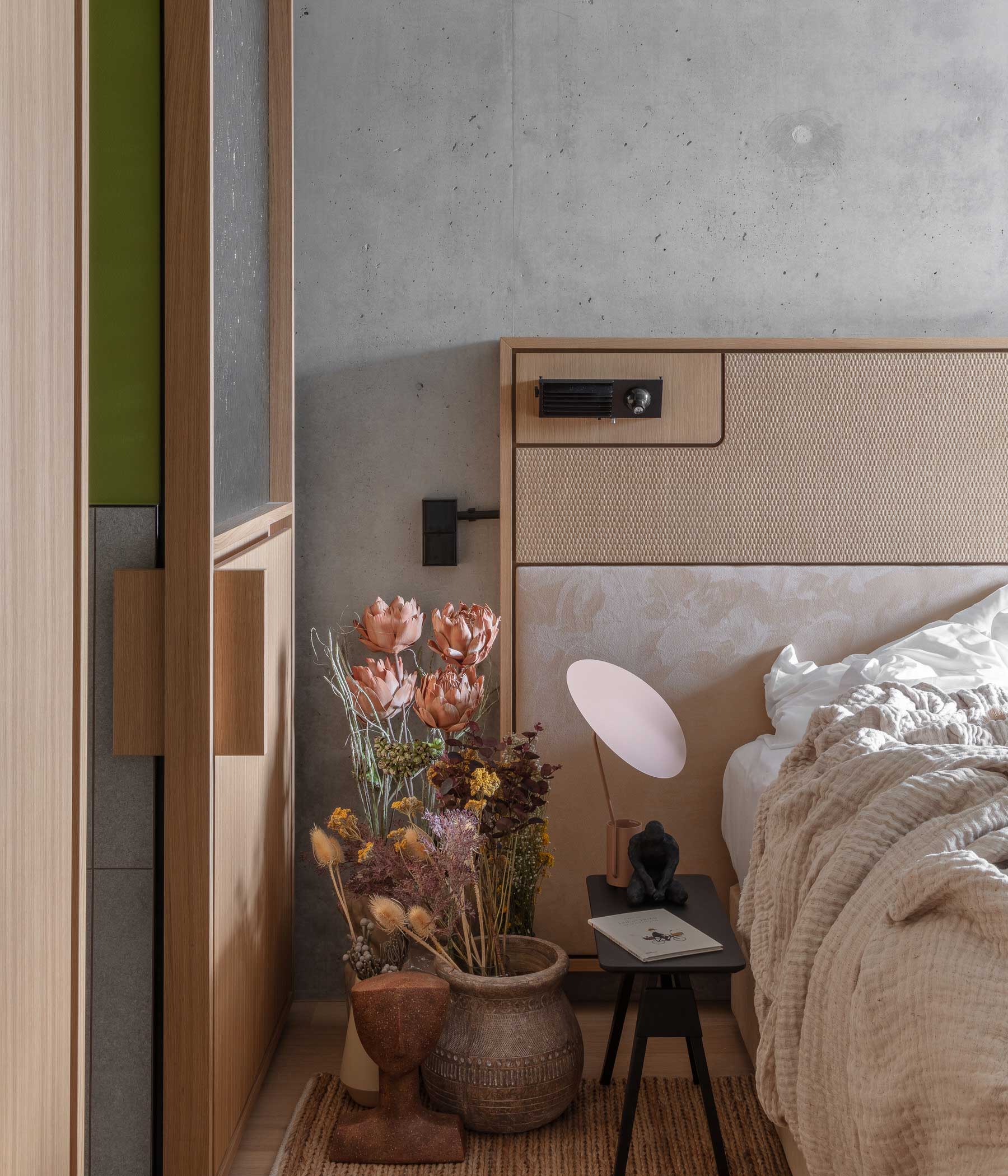 Liminal Space: East Side Gallery Berlin Hotel by Grzywinski+Pons.-25