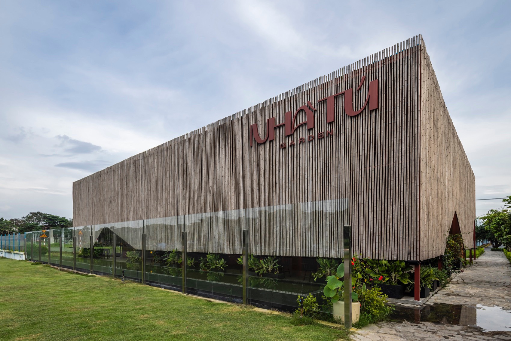 Nhà Tú花园餐厅丨越南丨Long Nguyen Design-17