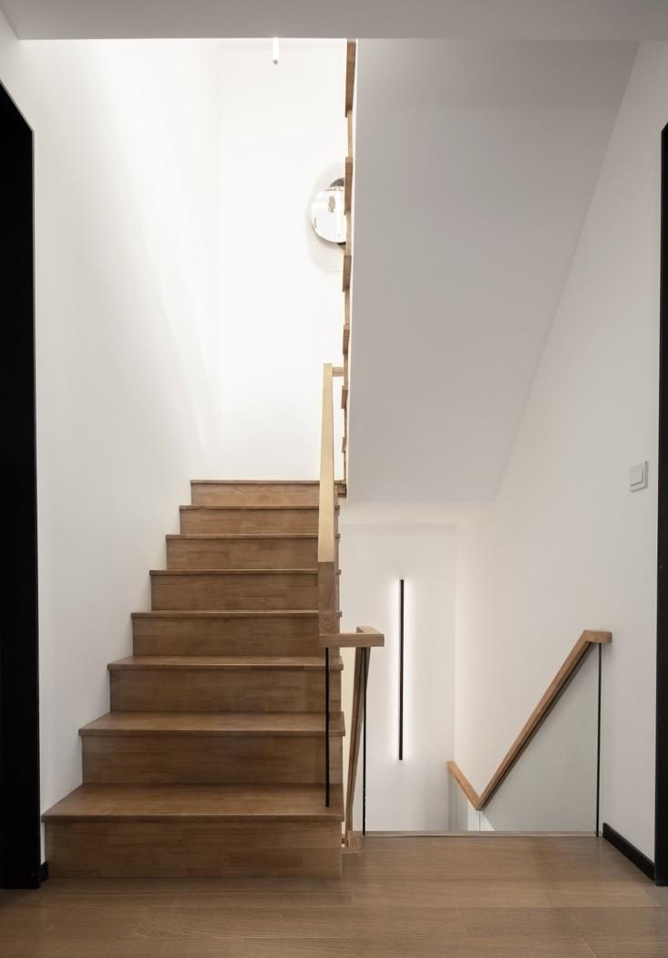 极简温暖的空中别墅设计-37