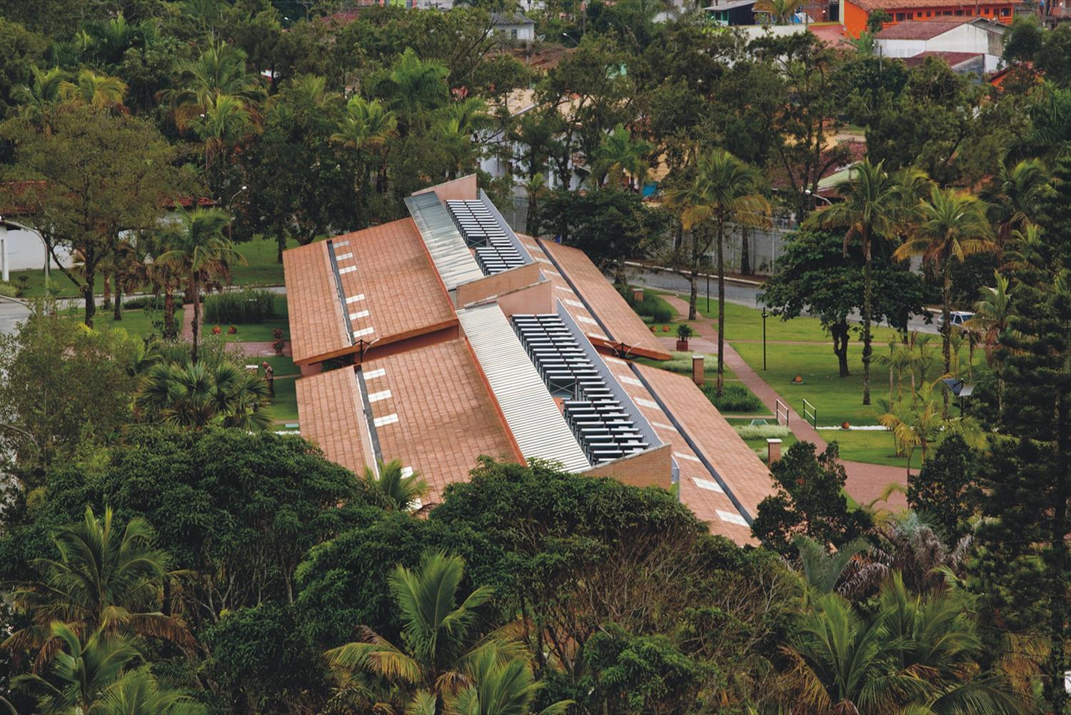 SESC Bertioga Conjunto de Hospedagem · 环保与功能并重的体育住宿设计-3