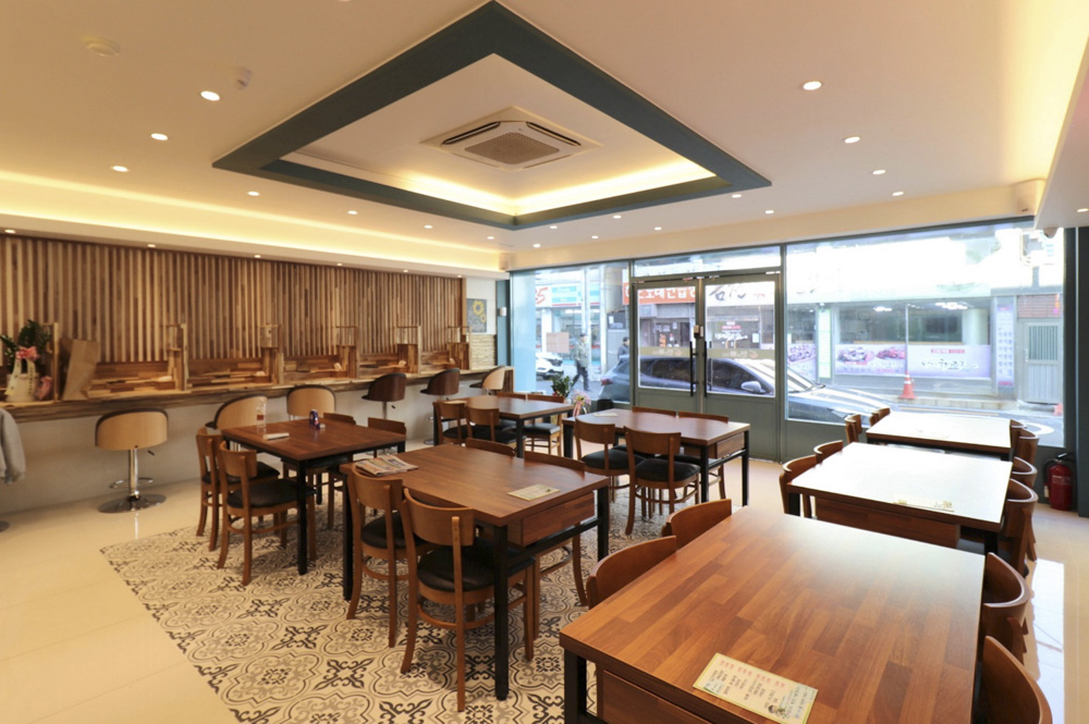 25 平米小面馆，明亮温馨的灯光设计-4