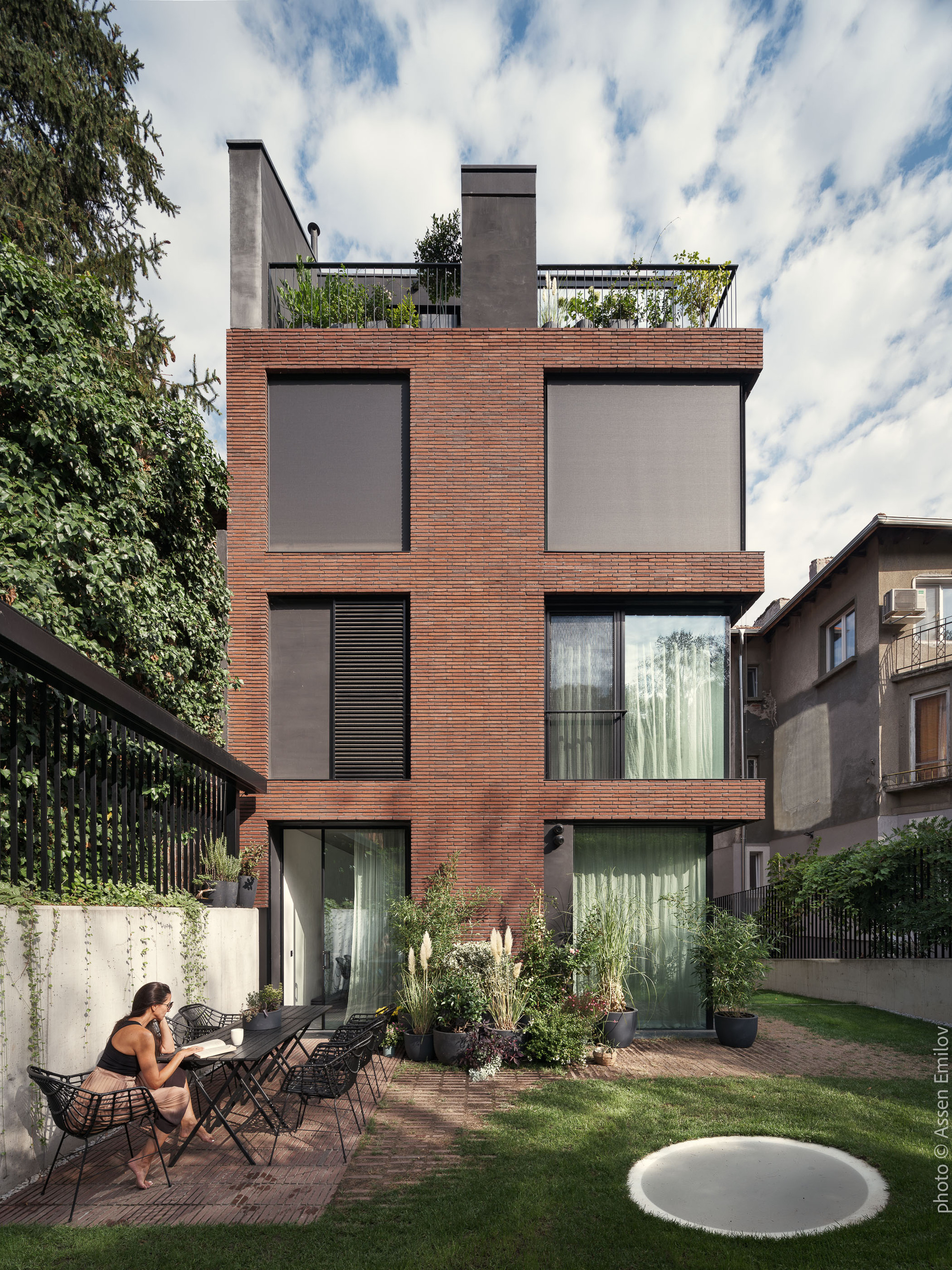 旭日草地之屋丨保加利亚丨I,O architects-8