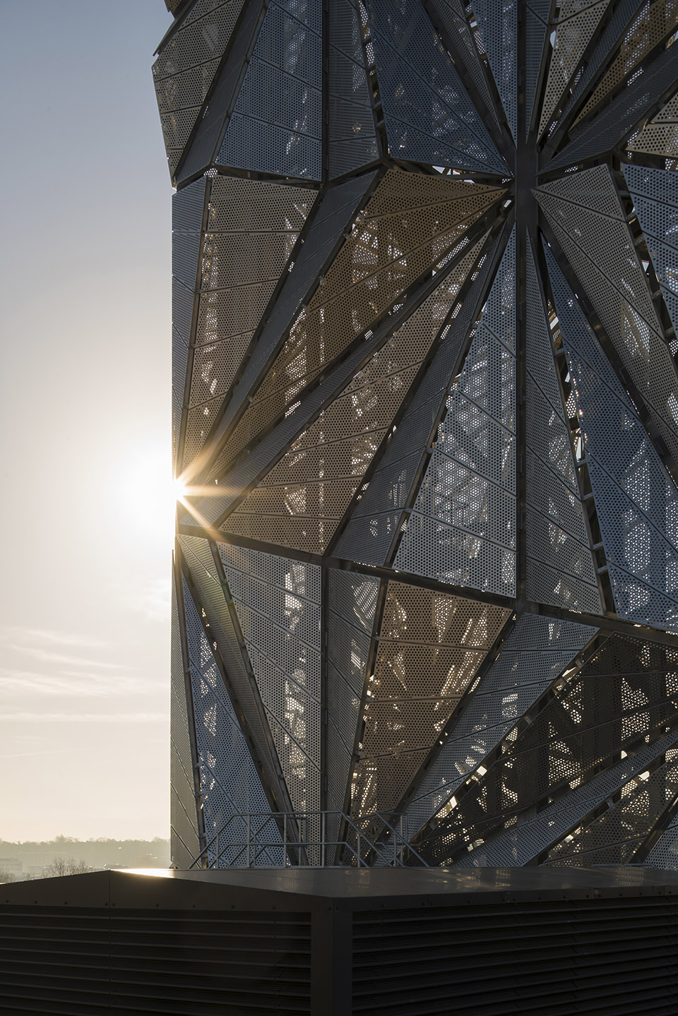 “光之斗篷” － 格林威治半岛低碳能源中心 / C. F. Møller Architects-34