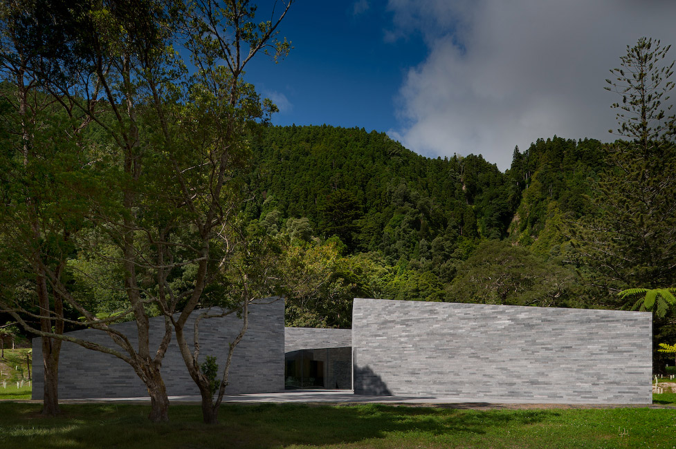 湖畔双砾，葡萄牙 / Aires Mateus-19