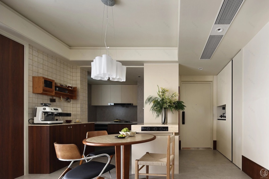 复古且时髦,在松弛与精致之间游刃有余-32