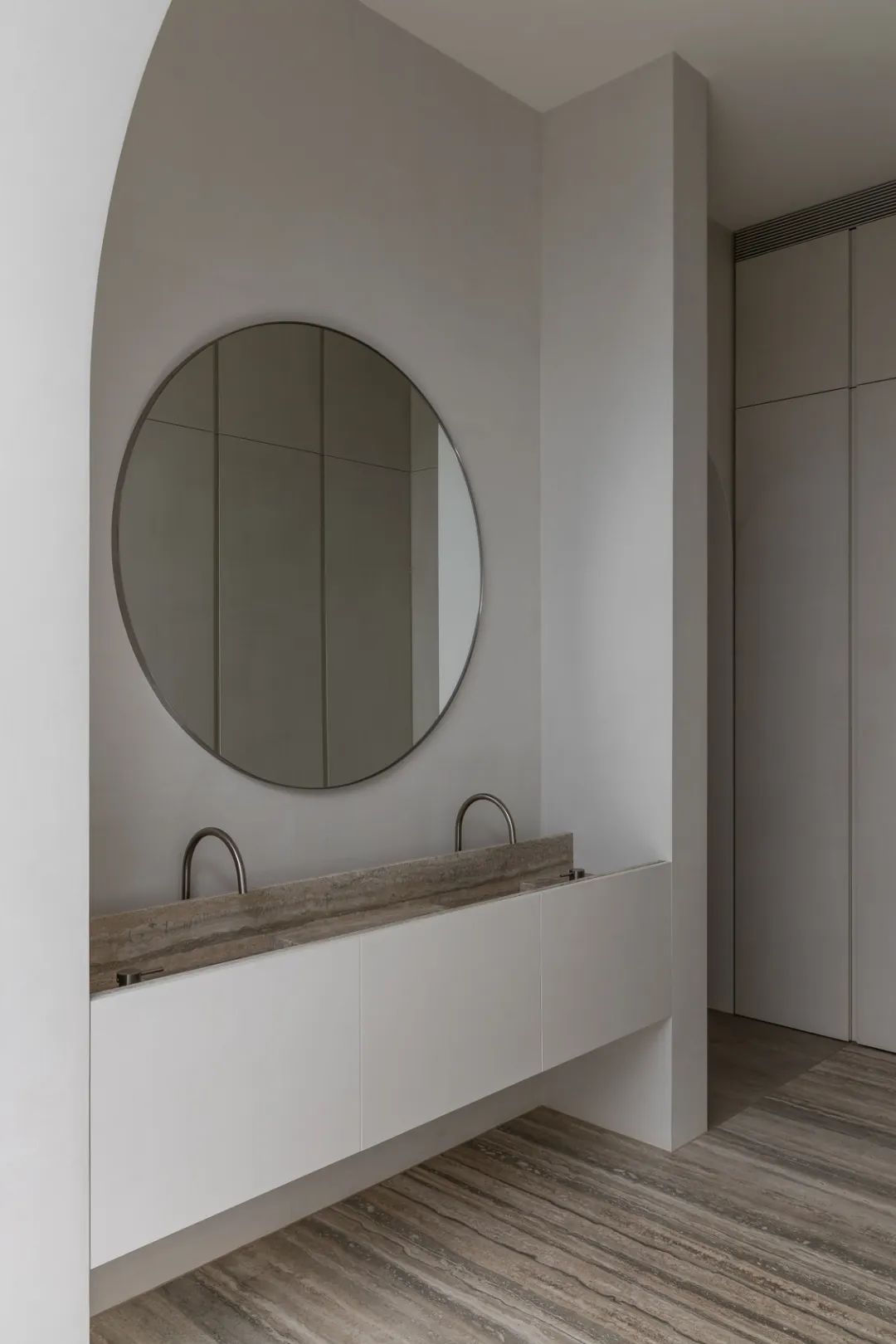 光与开放 · 艾玛·塞尔泽的极简之家丨澳大利亚墨尔本丨Selzer 设计工作室-12