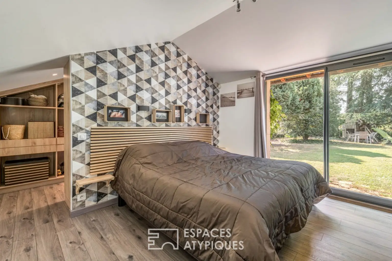 玻璃之光 | 近里昂的现代农场别墅设计-9