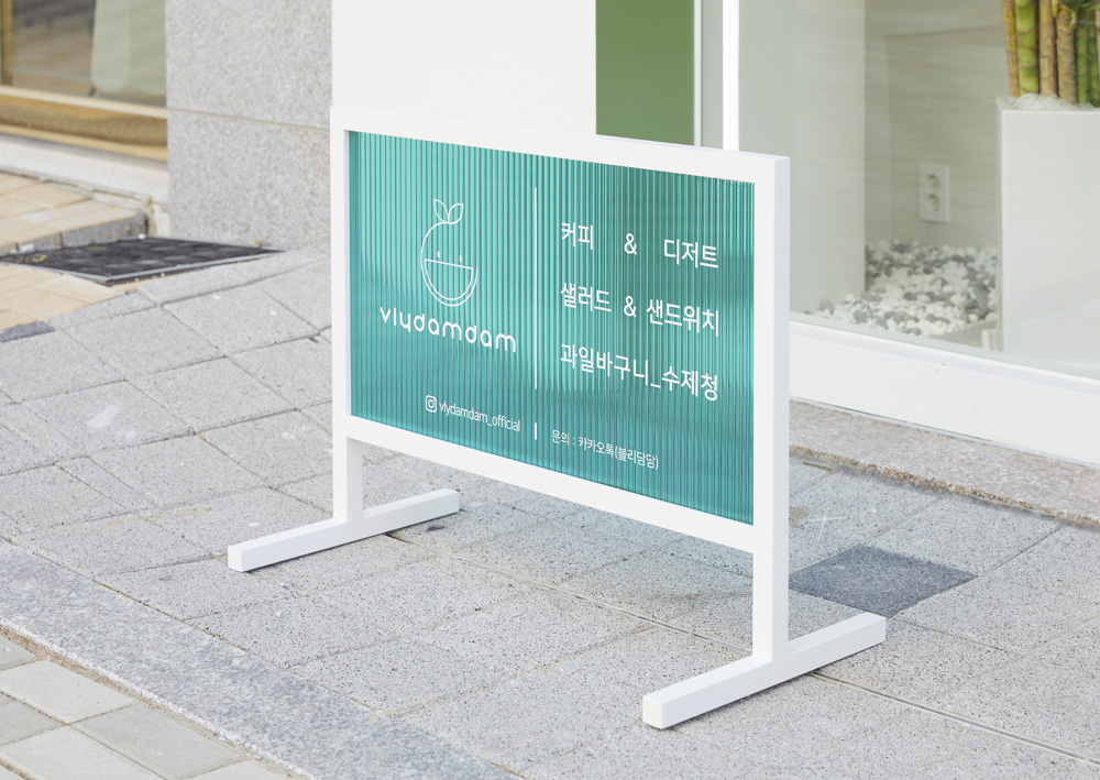 简约清新 19 平米果蔬店咖啡厅设计-15