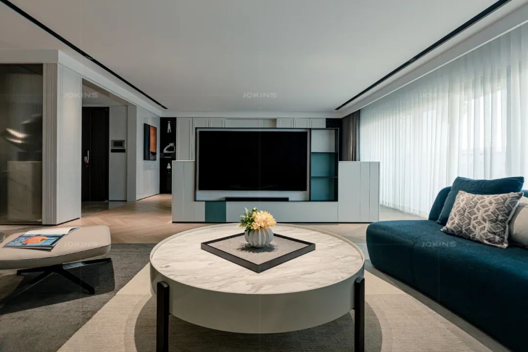 湖蓝之境 · 现代私宅的雅致与舒适丨乔金斯-9