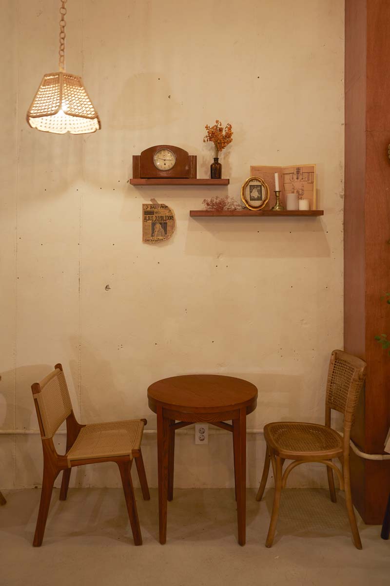 25 平米温馨咖啡馆，打造小空间大设计的典范-14