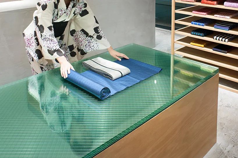 【477期】一家日本传统服装商店，独特的陈列方法从新定义了这个商店-23