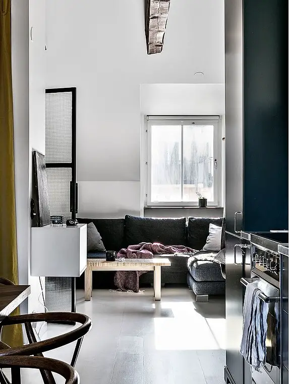 阁楼公寓的现代革新 | 玻璃隔墙与悬挂式吊床-13