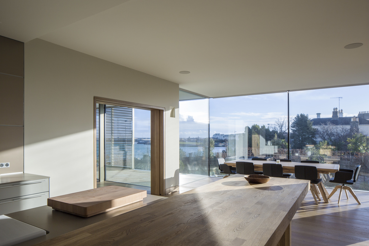 都柏林海滨现代别墅 | 致敬历史的透明重构-42