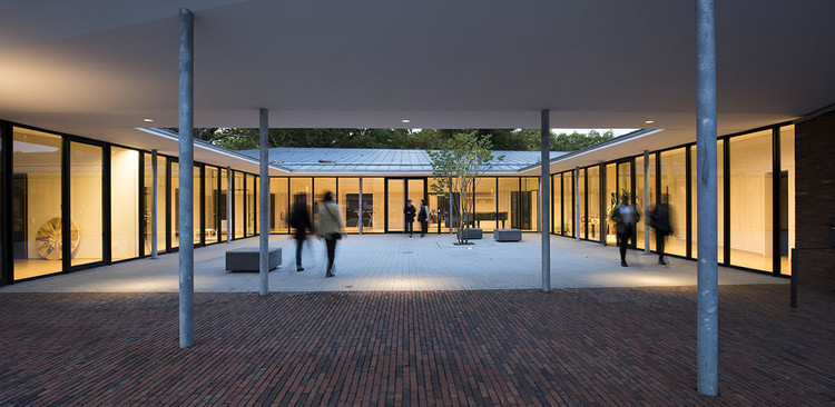 Community Centre Altenessen   Heinrich Böll Architekt-8