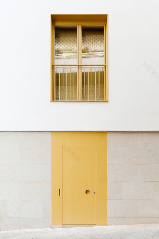 古城区的绿色复兴 · 奥伦塞公共住房 Vilar 3-21