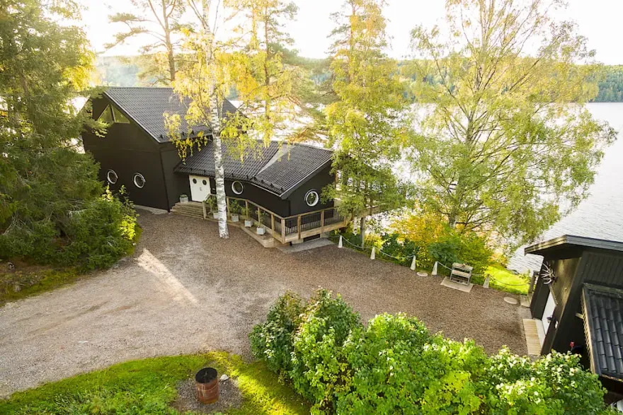 瑞典黑色别墅 | 水上的豪华游轮-23