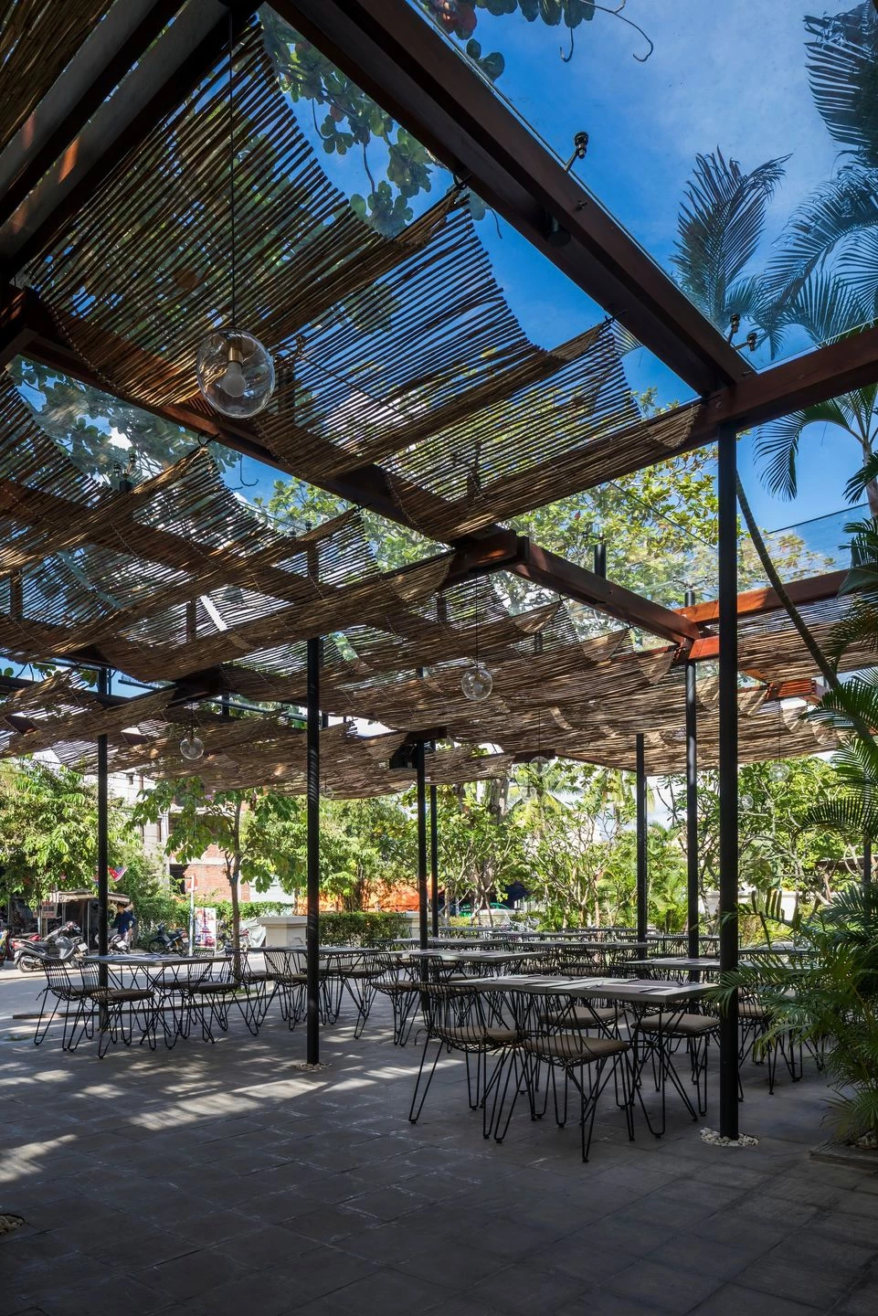 越南传统与现代的完美融合——"艺术空间"餐厅与画廊-16