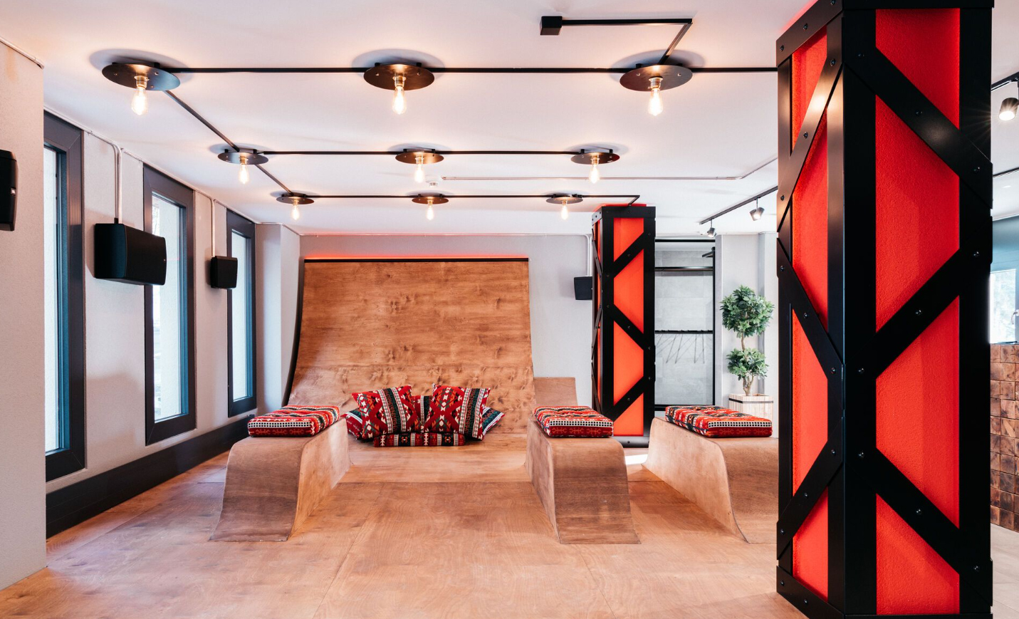 ALAIA LODGE 酒店大堂设计丨瑞士-3