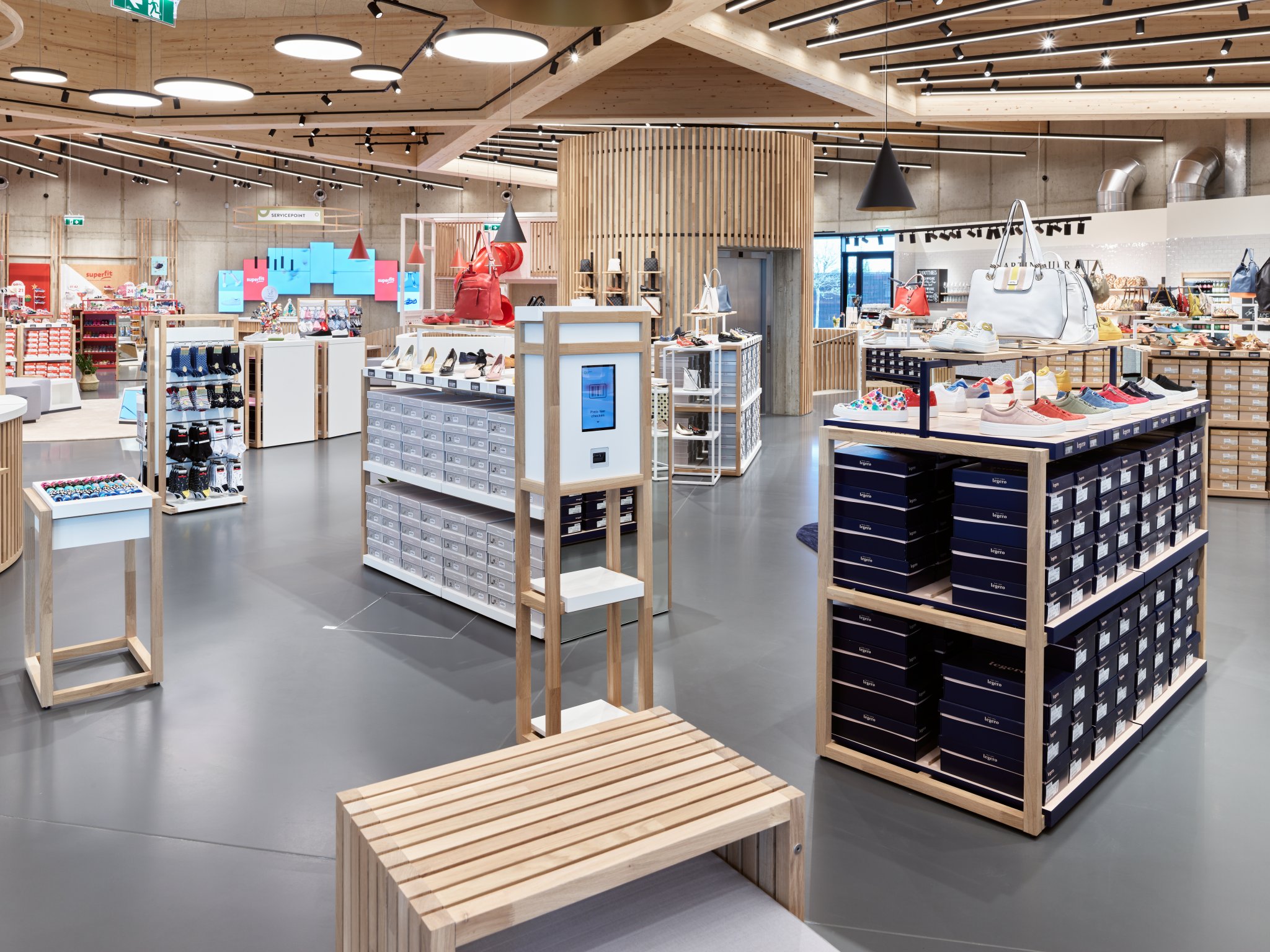 格拉茨 Legero United 鞋店丨umdasch Store Makers-9