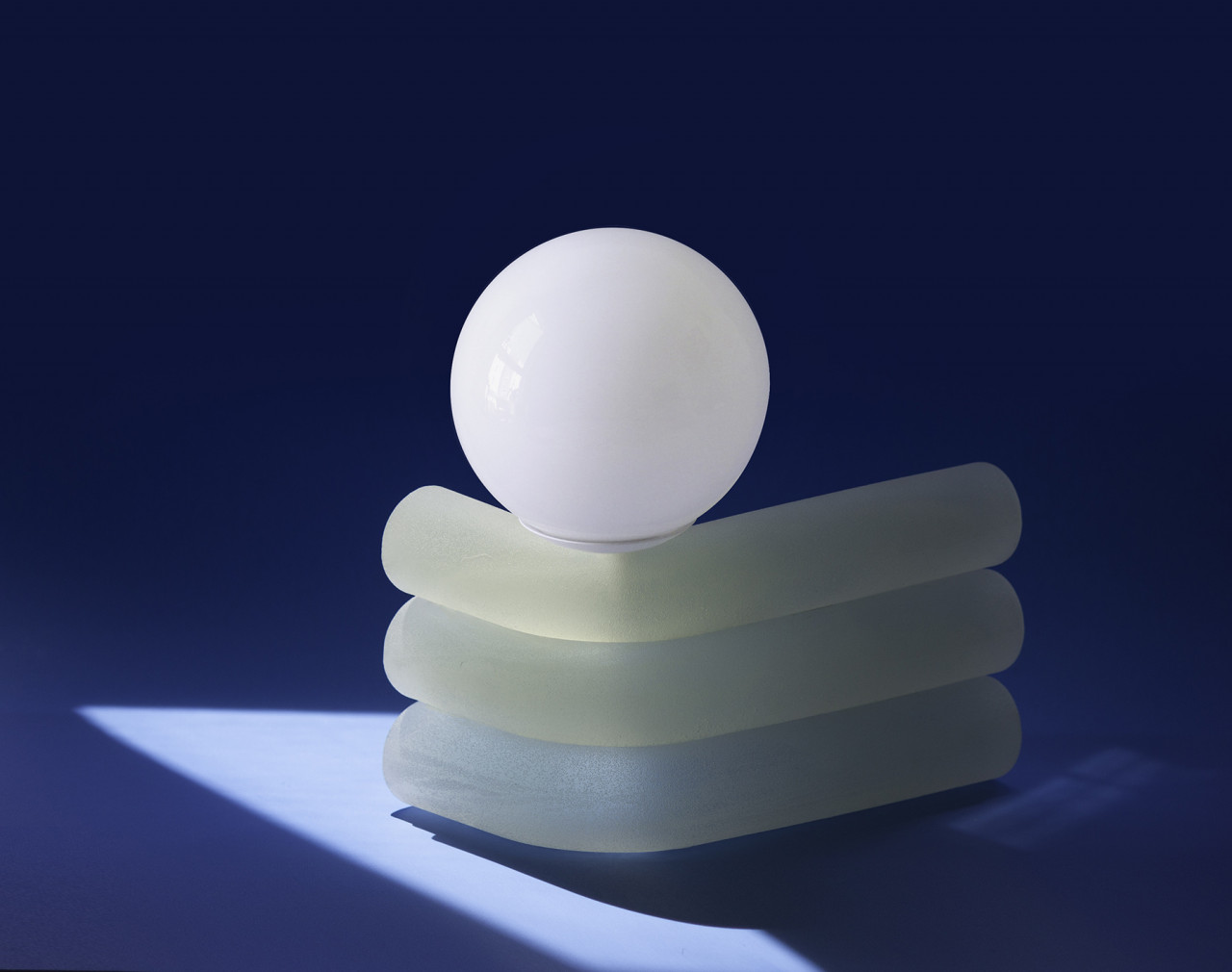 加州设计团队打造“果汁感”智能灯具,致敬大师经典-0