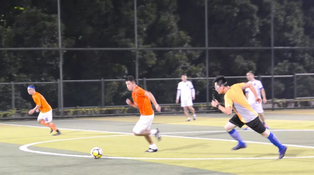 绿茵激情,建筑师的足球之战-45