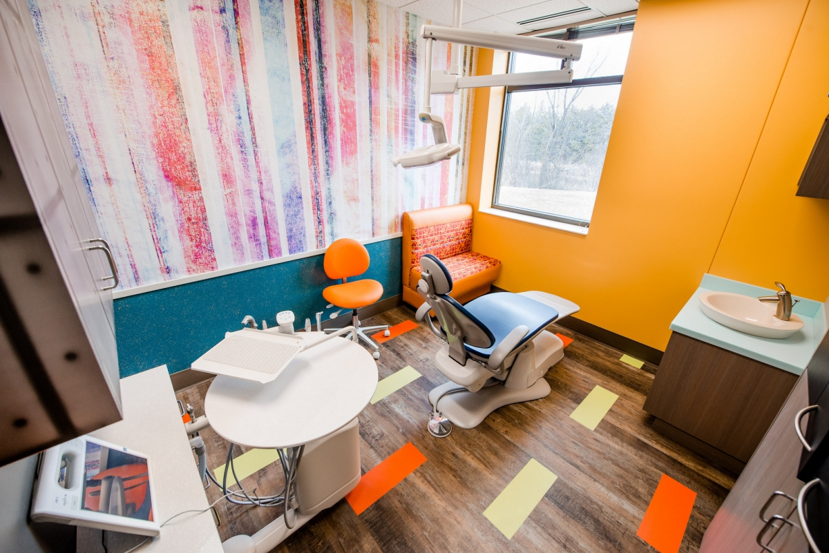 Camp Smile 儿童口腔医院设计-12